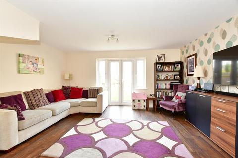 48 Blenheim Square, North Weald, Epping, CM16 6FP