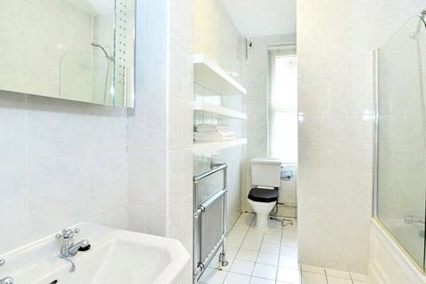 Studio to rent, Hill Street, Mayfair, London, W1J