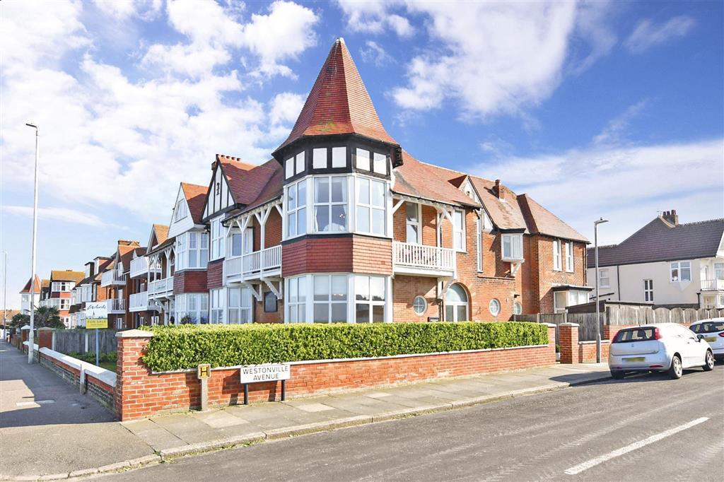 Royal Esplanade, Westbrook, Margate, Kent 5 bed semidetached house £