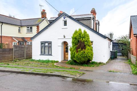29 Junction Road, Lightwater, GU18 5TQ