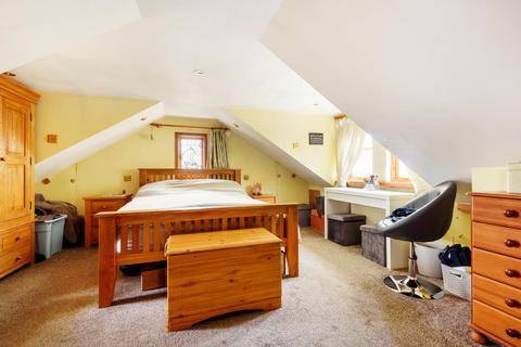 29 Junction Road, Lightwater, GU18 5TQ