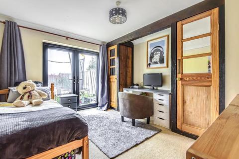 29 Junction Road, Lightwater, GU18 5TQ