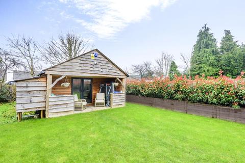 29 Junction Road, Lightwater, GU18 5TQ