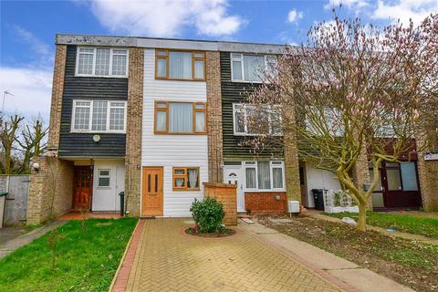29 Roycroft Close, London, E18 1DZ