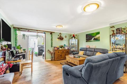 12 Cheviot Road, Slough, SL3 8UA