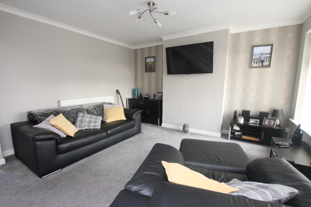 Birstall Avenue, Laffak, St Helens, WA11 3 bed semidetached house £