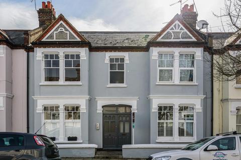 21b Treport Street, London, SW18 2BW