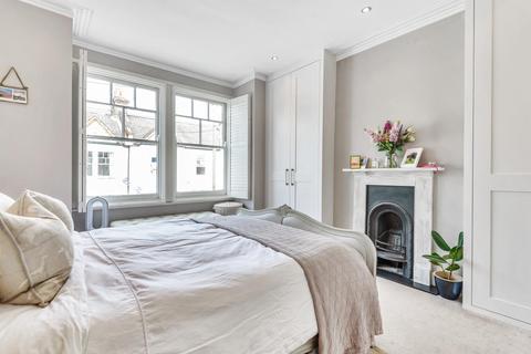 21b Treport Street, London, SW18 2BW