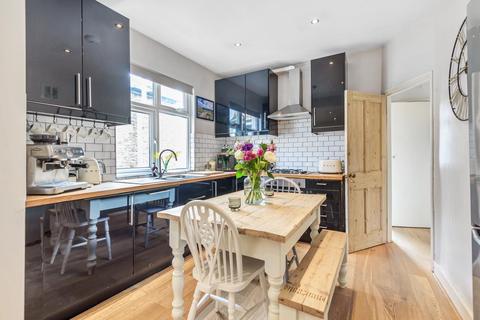 21b Treport Street, London, SW18 2BW