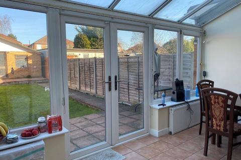 20 Runnymede Gardens, Greenford, UB6 8SX