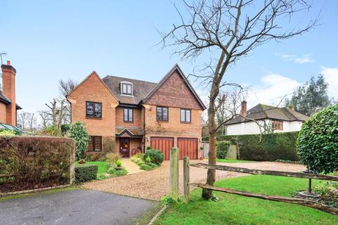 Acorns Old Avenue, West Byfleet, KT14 6AE
