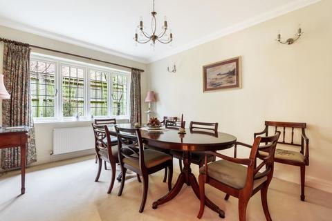 Acorns Old Avenue, West Byfleet, KT14 6AE