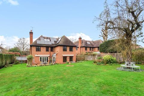 Acorns Old Avenue, West Byfleet, KT14 6AE