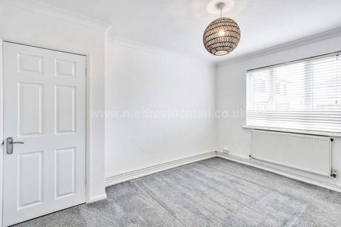 3 Plas Newydd Close, Southend-on-sea, SS1 3AH