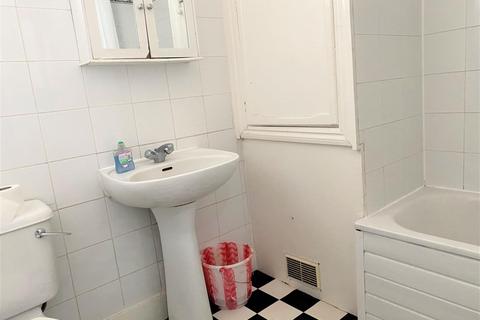 1 bedroom in a house share to rent, House Share, Lyndhurst Road, N22