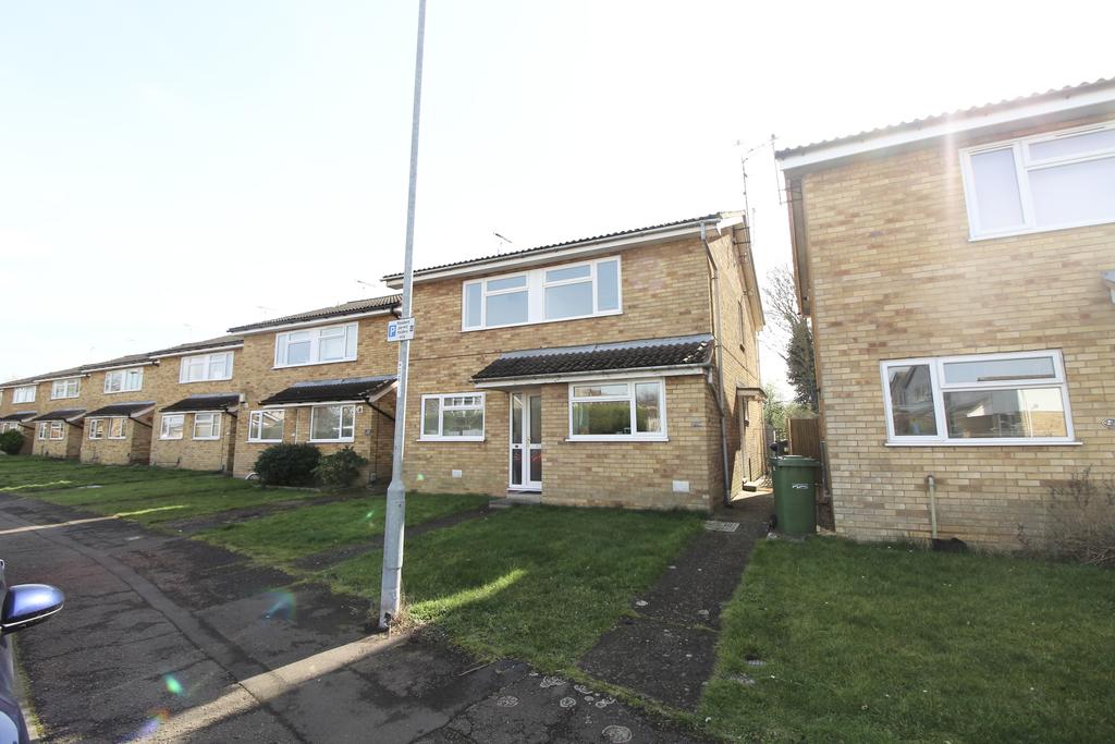 Vermont Grove, Peterborough, PE3 2 bed flat £825 pcm (£190 pw)