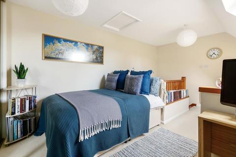 60 Alterton Close, Woking, GU21 3DD