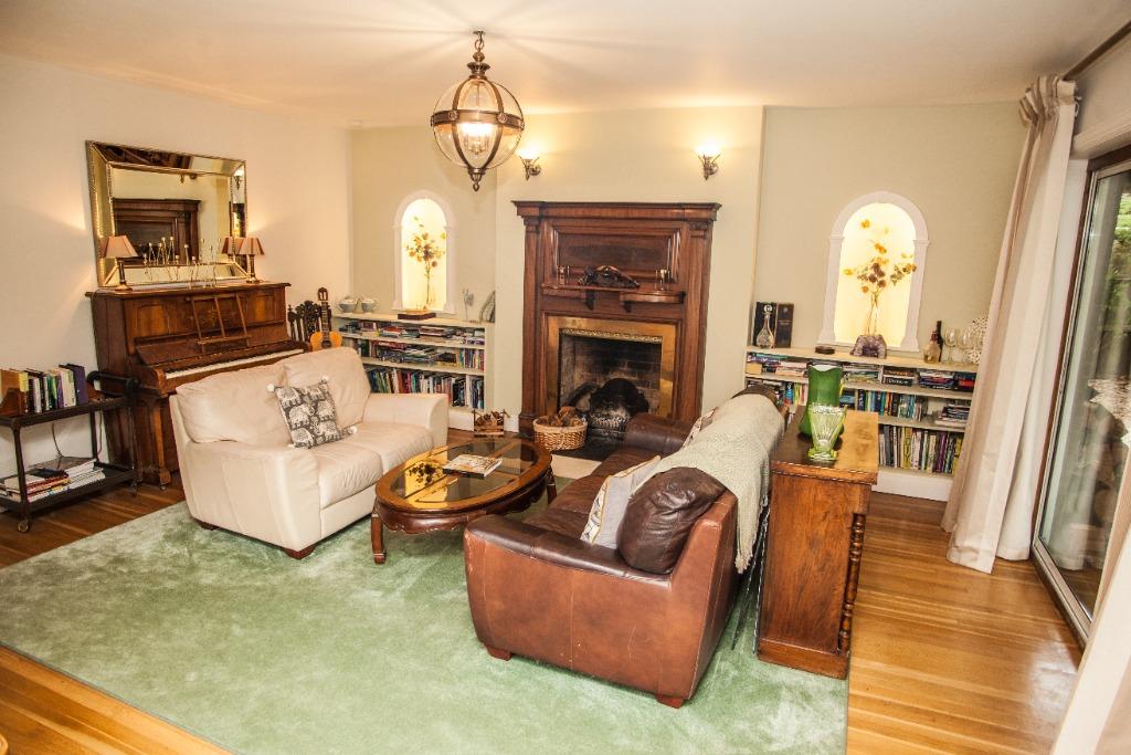 Headlands, Kettering, NN15 4 bed detached house £2,300 pcm (£531 pw)