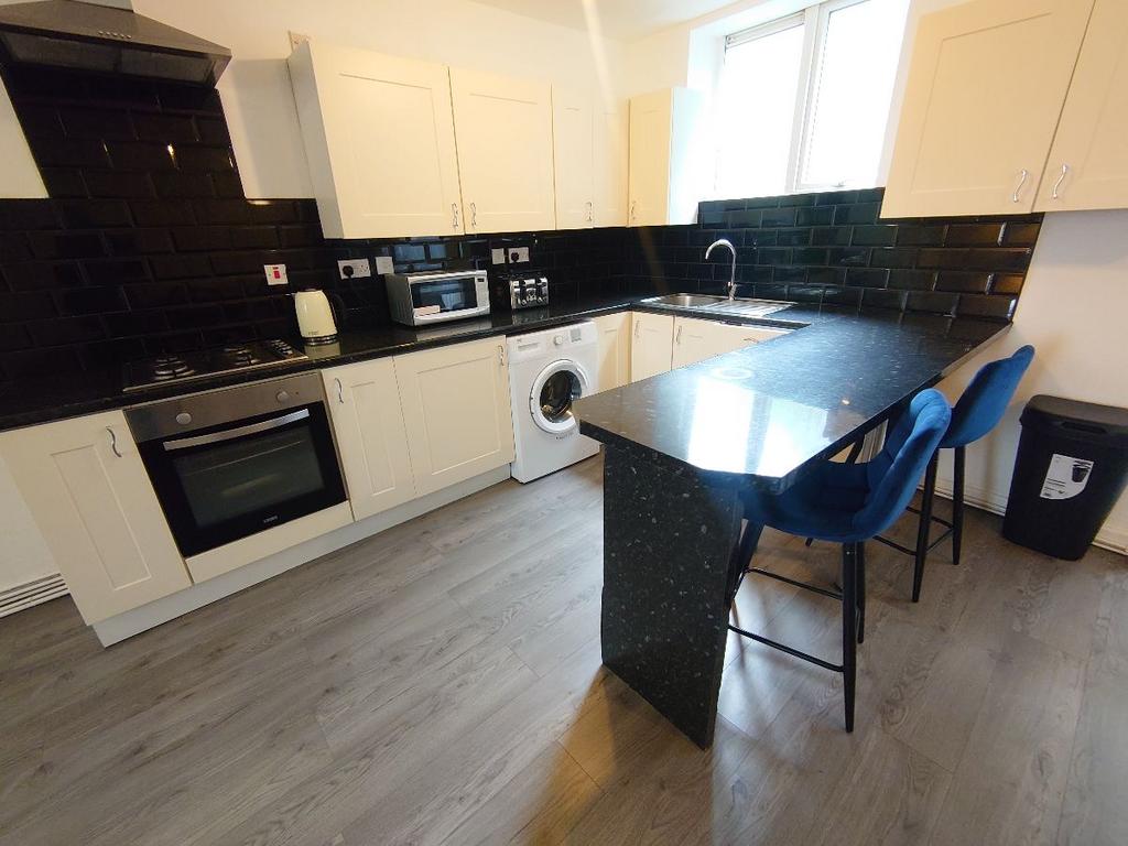 Roscoe Street, Liverpool 3 bed terraced house to rent £672 pcm (£155 pw)
