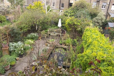 42 Lavender Grove, London, E8 3LS