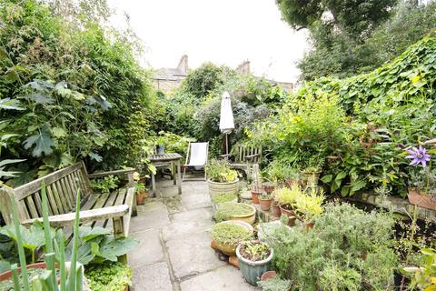 42 Lavender Grove, London, E8 3LS