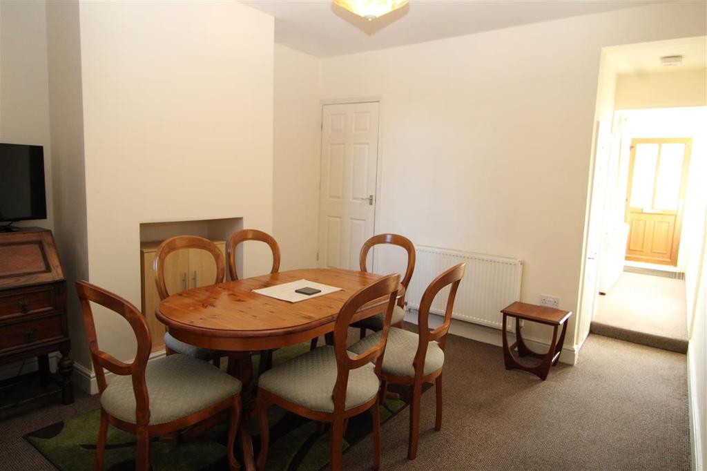 Bowbridge Road, Newark 2 bed terraced house £140,000