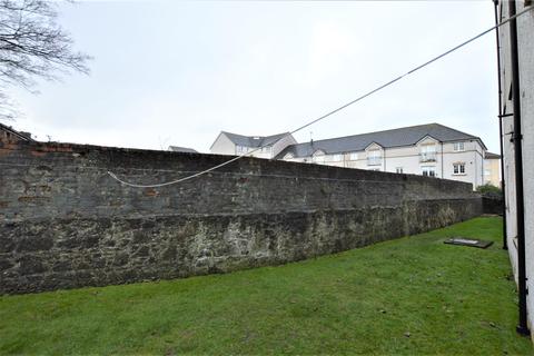 18 Carters Place, Irvine, KA12 0BU