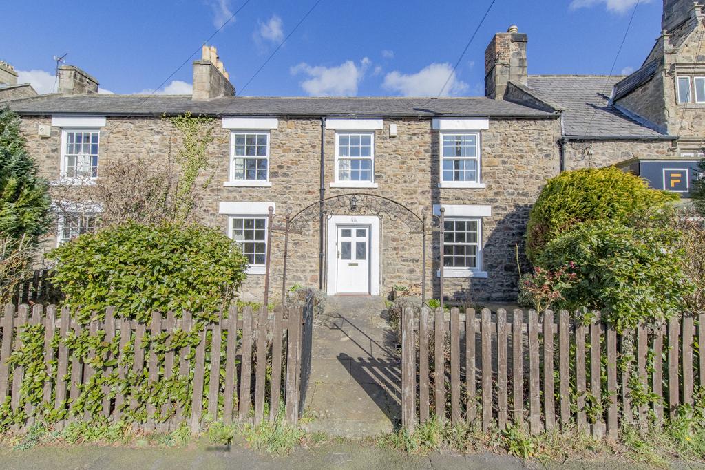 Main Street, Corbridge NE45 2 bed terraced house £1,500 pcm (£346 pw)