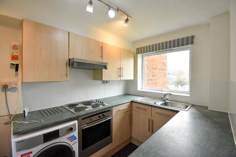 1 bedroom flat to rent, Dellow Close, Ilford IG2