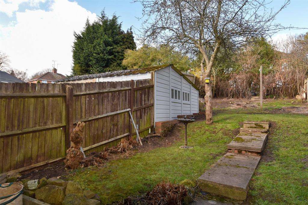 Gregory Avenue, Weoley Castle... 3 bed end of terrace house £200,000