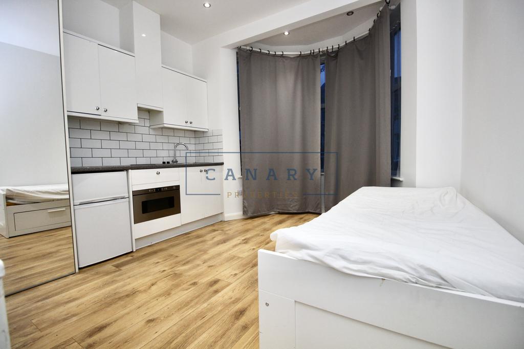 Rosebank Avenue, Sudbury Hill, Middlesex, HA0 Studio £1,000 pcm (£231 pw)