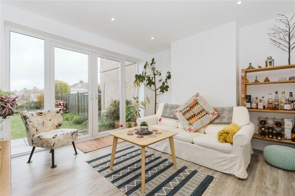 Kingsway, St. Bristol, BS15 3 bed semidetached house £1,450