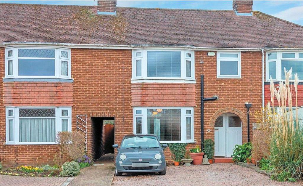 Ruins Barn Road, Tunstall, Sittingbourne, ME10 3 bed terraced house £400,000
