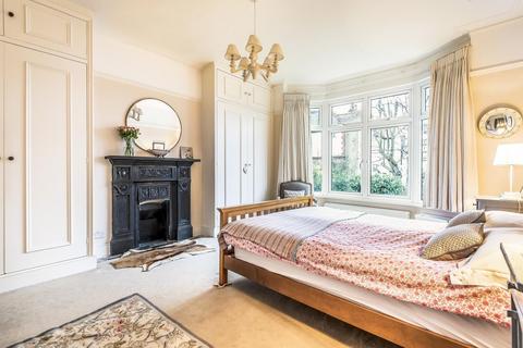 23 Braxted Park, London, SW16 3DU