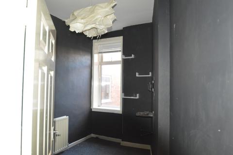 2 bedroom ground floor flat to rent, Whitehall Road, Gateshead, NE8