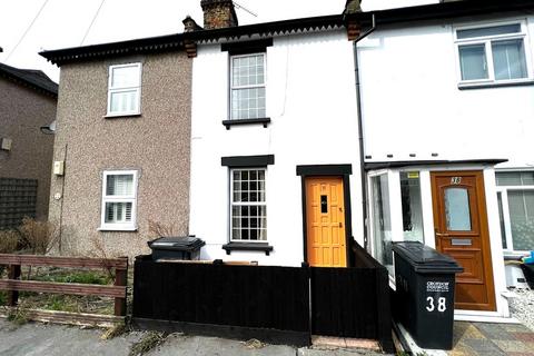 2 bedroom terraced house to rent, Warren Road, East Croydon