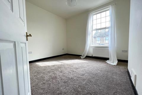 2 bedroom terraced house to rent, Warren Road, East Croydon