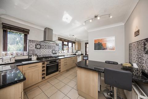 9 Bay Tree Close, Heathfield, TN21 8YG