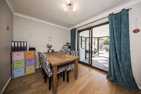 9 Bay Tree Close, Heathfield, TN21 8YG