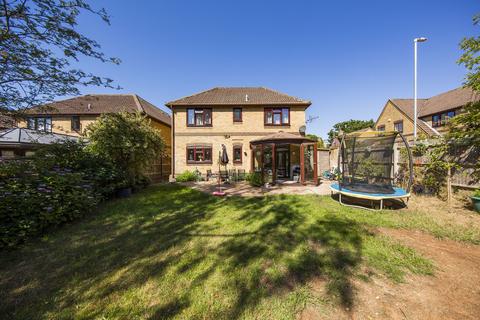 9 Bay Tree Close, Heathfield, TN21 8YG