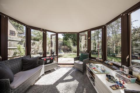9 Bay Tree Close, Heathfield, TN21 8YG