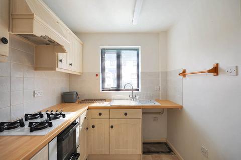 2 bedroom terraced house to rent, The Garden, North Woodchester