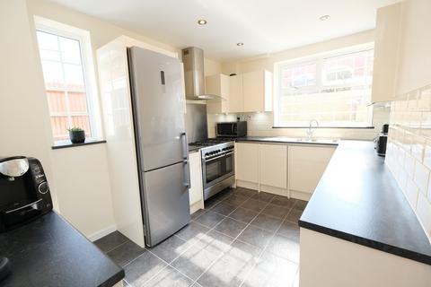 95 Leesons Hill, Orpington, BR5 2NG