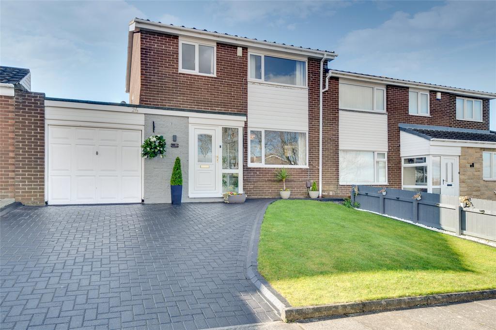 Carrsyde Close, Whickham, NE16 3 bed semidetached house £250,000