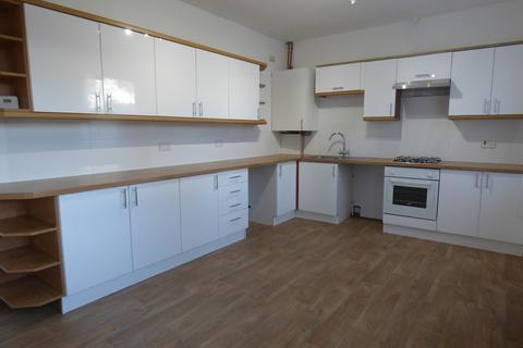 2 bedroom apartment to rent, Fore Street, Bovey Tracey