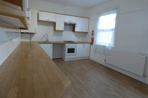 2 bedroom apartment to rent, Fore Street, Bovey Tracey