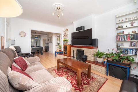 309 Boston Road, London, W7 2AT