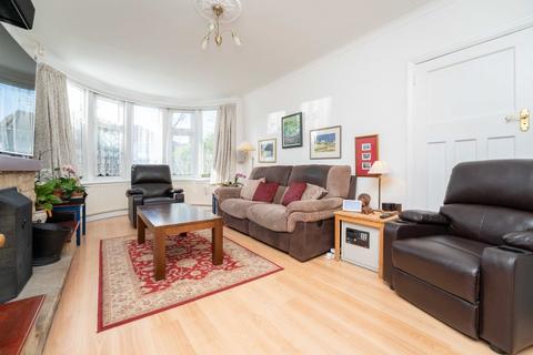 309 Boston Road, London, W7 2AT