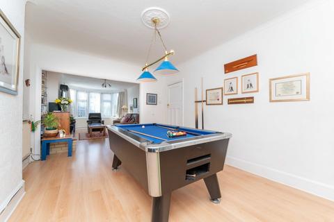 309 Boston Road, London, W7 2AT