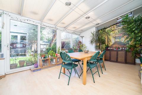 309 Boston Road, London, W7 2AT
